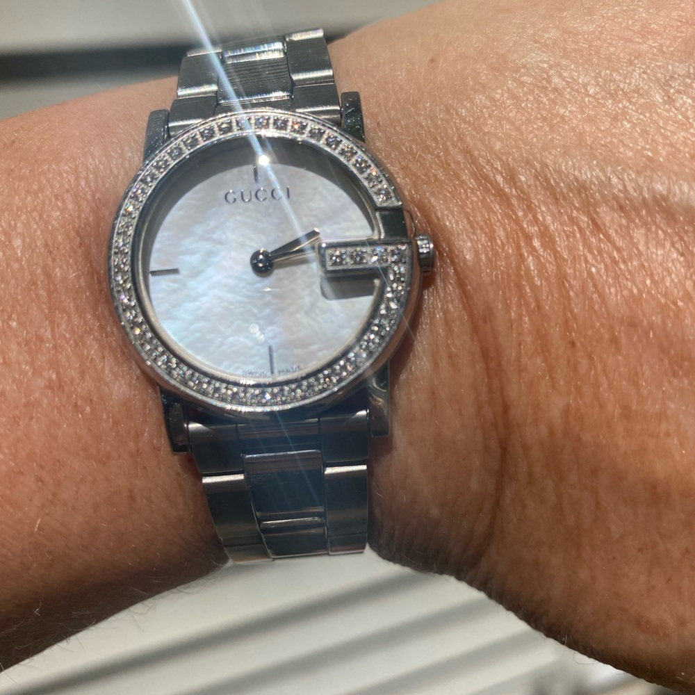 Authentic Gucci w/Diamonds watch - Picture 9 of 9